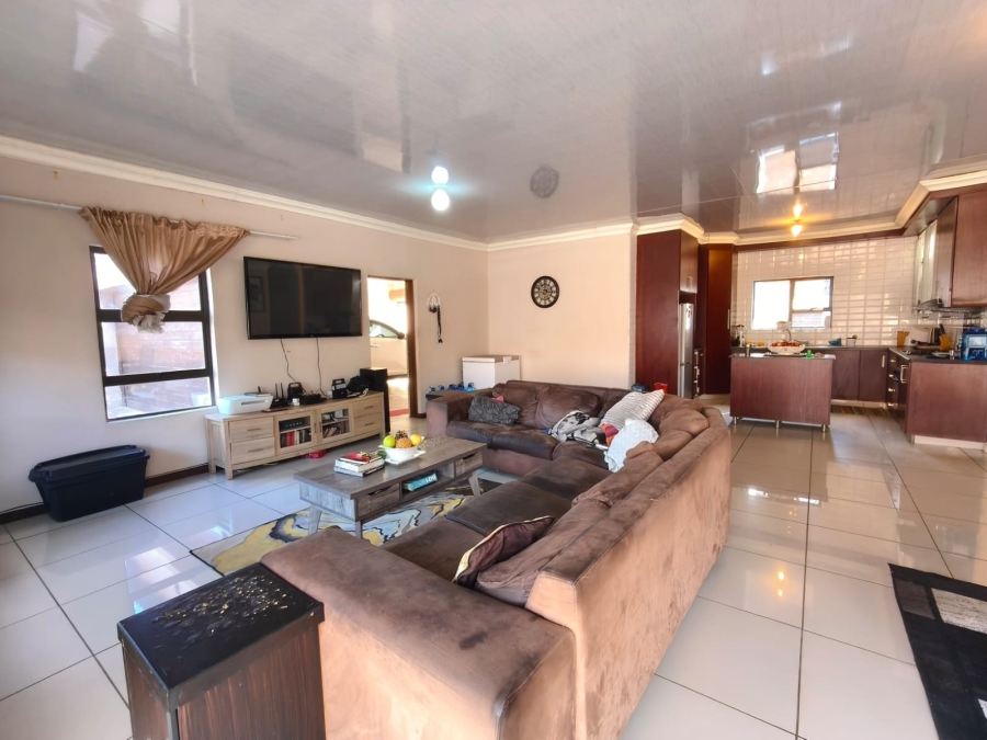 4 Bedroom Property for Sale in Mooivallei Park North West